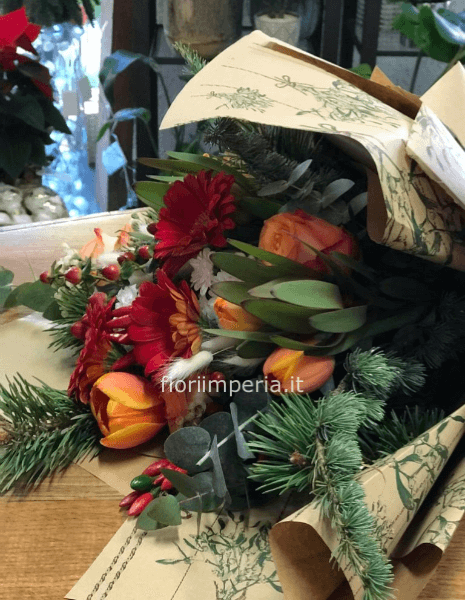 Bouquet sul colore del rosso e arancio